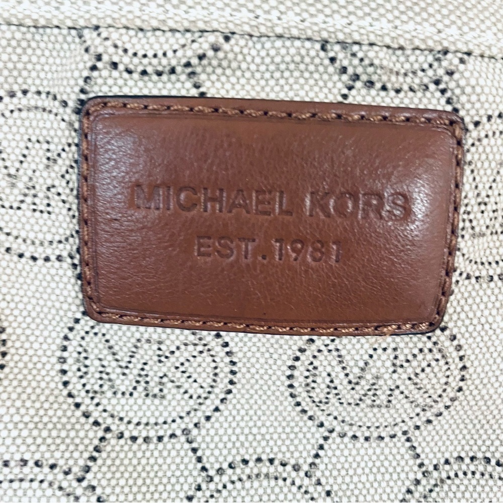 Original Michael Kors Canvas Large Tote Bag – Stylish & Functional! 👜✨ - Picture 3 of 9